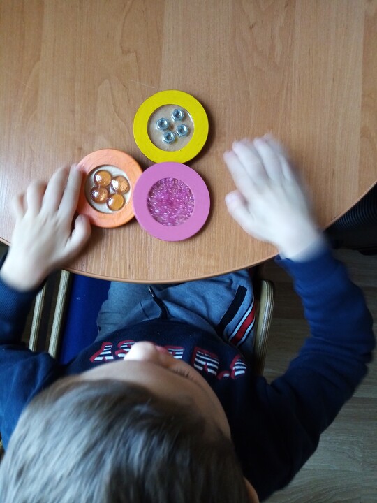 Przenośne Zestawy stymulujące Percepcję Wzrokową, Słuchową i dotykową.