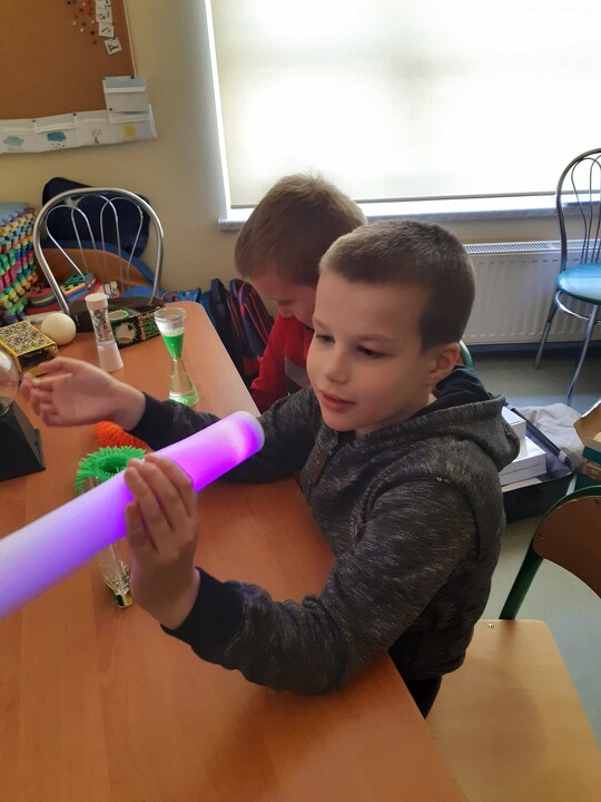 Przenośne Zestawy stymulujące Percepcję Wzrokową, Słuchową i dotykową.