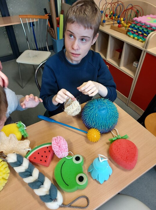 Przenośne Zestawy stymulujące Percepcję Wzrokową, Słuchową i dotykową.