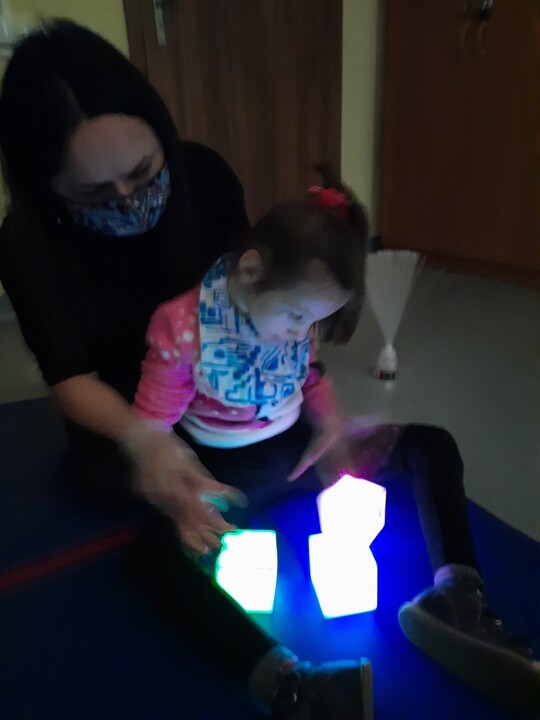 Przenośne Zestawy stymulujące Percepcję Wzrokową, Słuchową i dotykową.