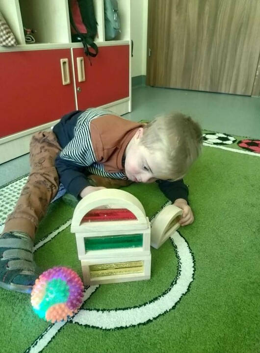 Przenośne Zestawy stymulujące Percepcję Wzrokową, Słuchową i dotykową.