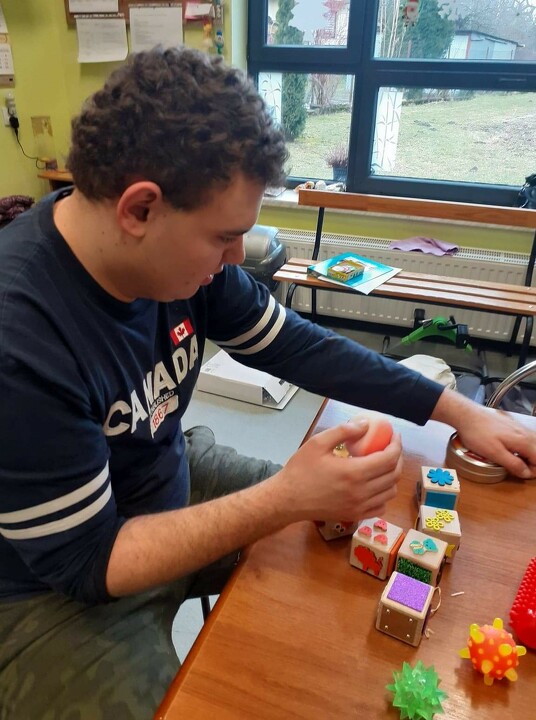 Przenośne Zestawy stymulujące Percepcję Wzrokową, Słuchową i dotykową.