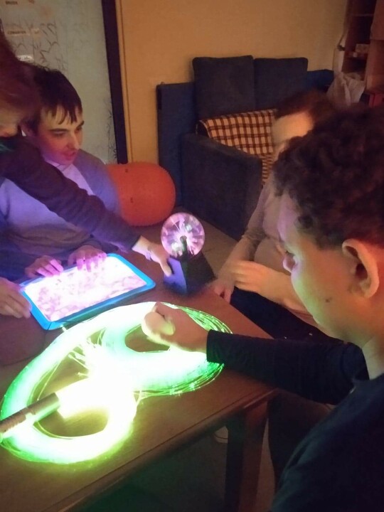 Przenośne Zestawy stymulujące Percepcję Wzrokową, Słuchową i dotykową.