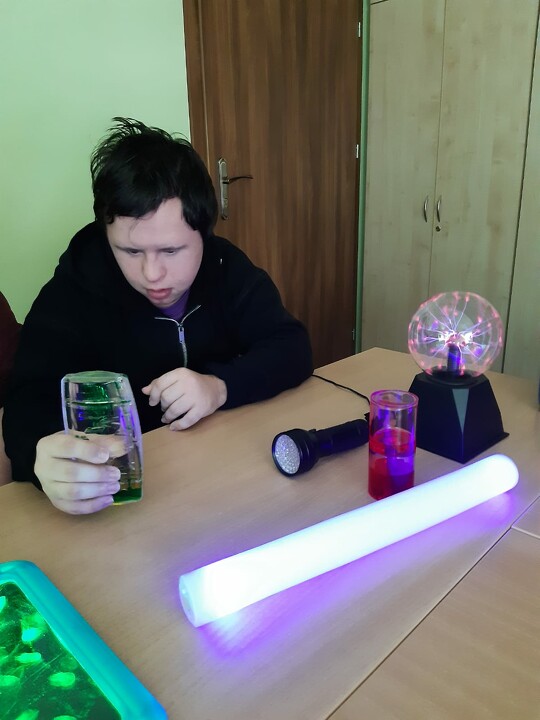 Przenośne Zestawy stymulujące Percepcję Wzrokową, Słuchową i dotykową.