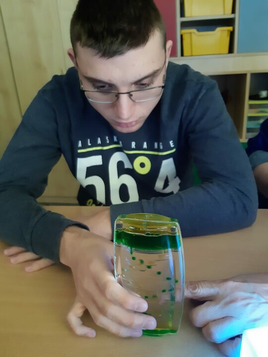 Przenośne Zestawy stymulujące Percepcję Wzrokową, Słuchową i dotykową.