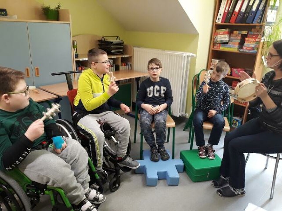 Przenośne Zestawy stymulujące Percepcję Wzrokową, Słuchową i dotykową.